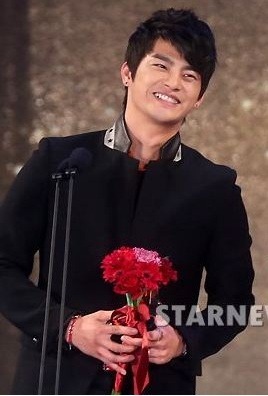 서인국 3관왕