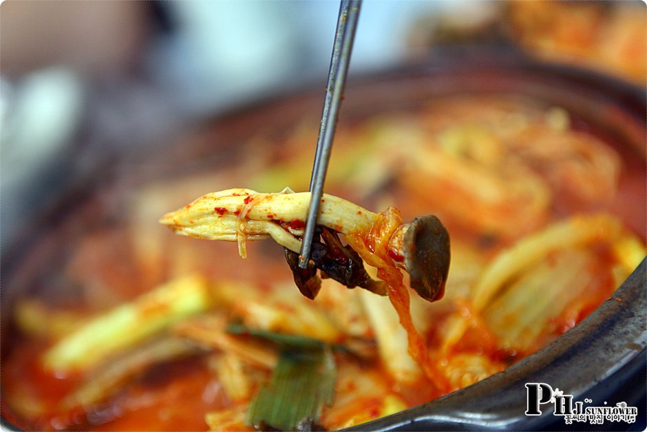 목동맛집-지례 흑돼지 두루치기.푸짐한 고기에 반하는 이맛-지례 흑돼지