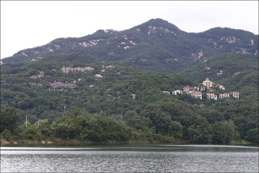 청풍나루에서 장회나루까지 청풍호 유람선에서 바라 본 풍경