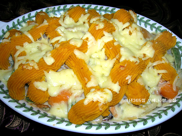 감자를 넣어 든든한 감자 홍합 그라탱
