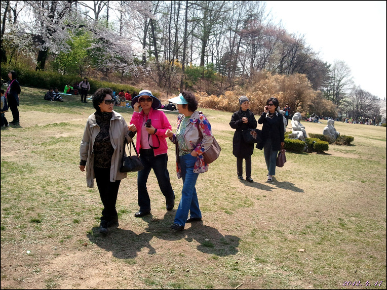어린이 대공원 성가대 집사님들과/2012. 4. 17