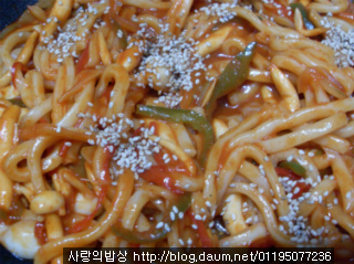 굶지말고 볶으세요! 초스피드로 폼나는 볶음우동 만드는법>_