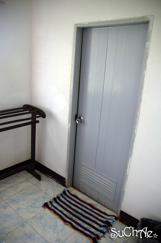 1955CE4E4E9693272FF37C