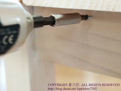 처치 곤란한 세탁소 옷걸이를 구부려 만든 각티슈 걸이~