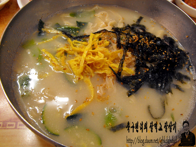 대구/성서 / 참한손칼국수.보쌈 / 콩을 갈아서 넣은 손칼국수