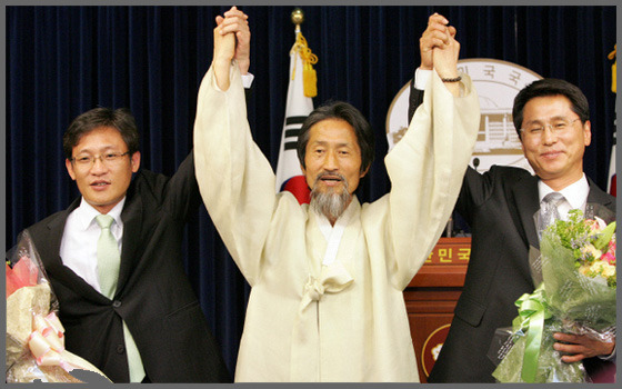 2011F31F4C0F520A4BA219