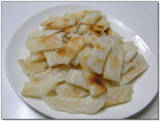 고향의 맛~ 구운 떡으로 만든 굴떡국