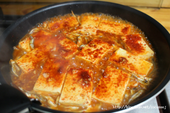 두부 멸치조림... 후다닥 간단하게 만들어드세요~