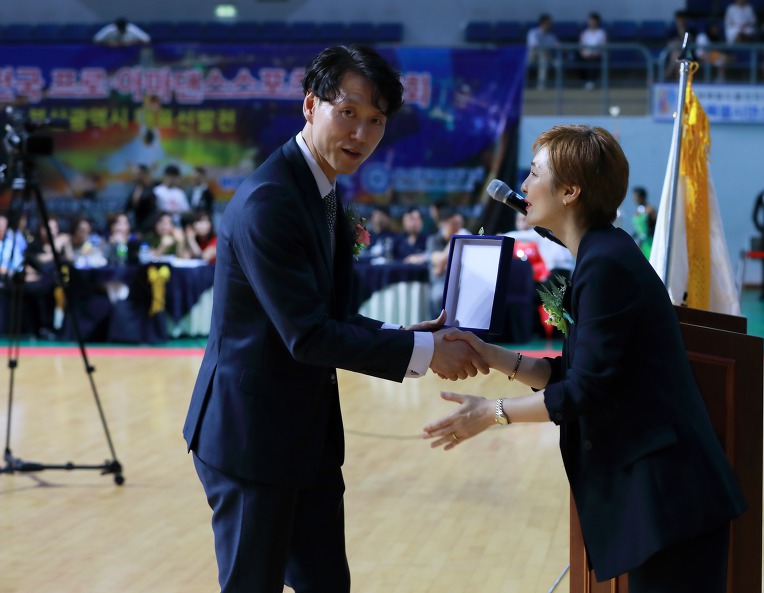 제17회 에메랄드볼 전국 프로.아마 댄스스포츠대회및 전국 생활체육대회//부산광역시 댄스스포츠연맹회장 박유하
