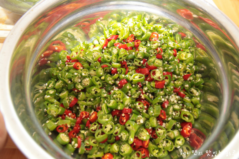 매콤볶음요리할때  설탕 대신 넣어보세요~