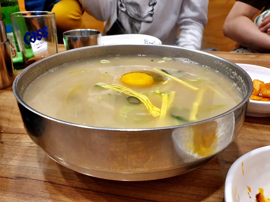 족발 모듬세트, 들깨칼국수, 청와칼국수