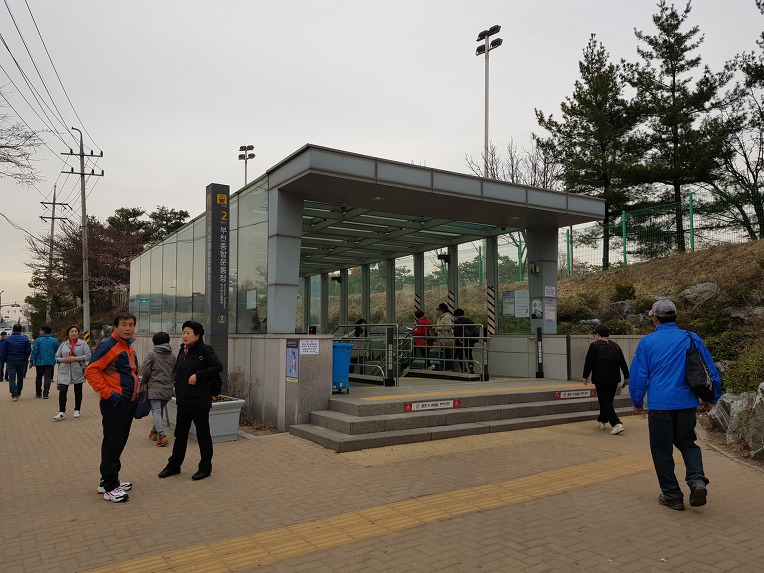 4월 첫 주말에 다녀왔던 부천 원미산 진달래축제 풍경 사진들