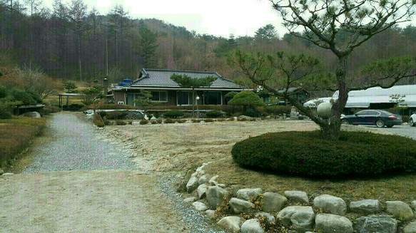 사진:양평청운면 산과개울이그림같은 수양관,수련원,캠핑장적합(토지+건물)