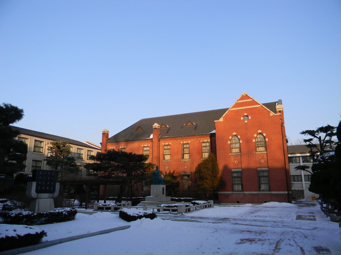 계동 중앙고등학교 서관, 동관, 본관 뒷모습, 괘궁정