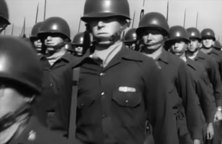 한국 6.25 전쟁 이후 미 육군 제 24 보병 사단의 M 41 워커 불독 전차 - Post Korean War US Army 24 infantry divisin parade M 41 Tank 