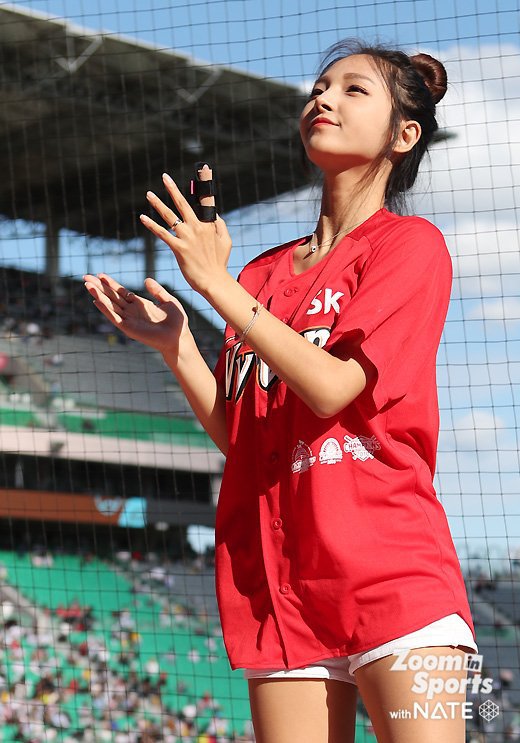 SK 와이번스 치어리더 강윤이