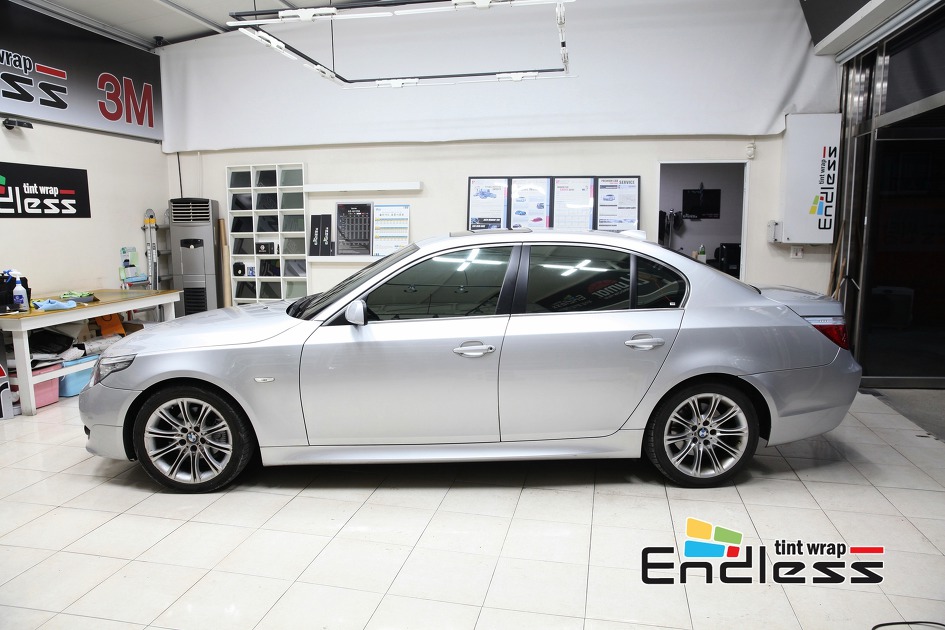 뜨거운 태양아래 진가를 발휘하는 솔라가드 썬팅 BMW E60 세팅